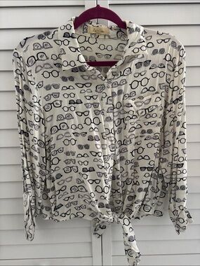 Women’s Cream Button-Front Tie-Hem Blouse with Sunglasses Print